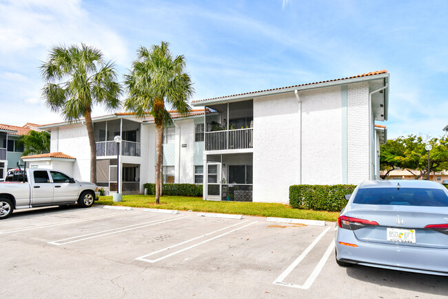 Forest Park Condominium Portfolio in Coral Springs, FL - Building Photo - Building Photo