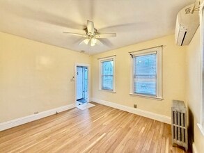 12 Hall Pl in Quincy, MA - Building Photo - Building Photo