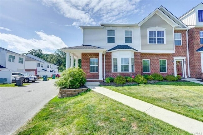 7447 Pebble Lake Dr in Mechanicsville, VA - Building Photo - Building Photo