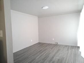 29743 Birchwood St in Inkster, MI - Foto de edificio - Building Photo