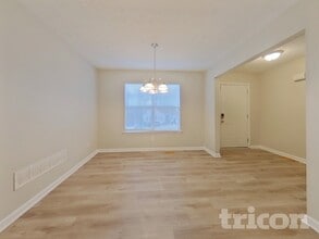 132 Diamond Ct in Carrollton, GA - Foto de edificio - Building Photo