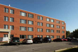 Wilart Arms Apartments in Louisville, KY - Building Photo - Building Photo