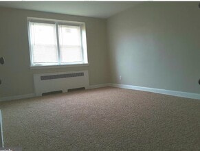 1226 Hellerman St, Unit 2nd Floor in Philadelphia, PA - Foto de edificio - Building Photo