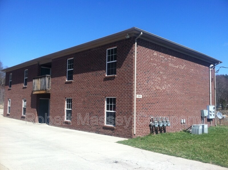 230 Highland Blvd in Shepherdsville, KY - Building Photo
