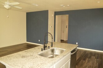 808 Marybelle Ct in Merced, CA - Building Photo - Building Photo