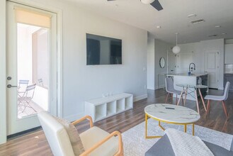 701 W Rio Salado Pkwy in Tempe, AZ - Building Photo - Building Photo