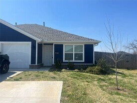 2802 N Teresa Dr in Siloam Springs, AR - Building Photo