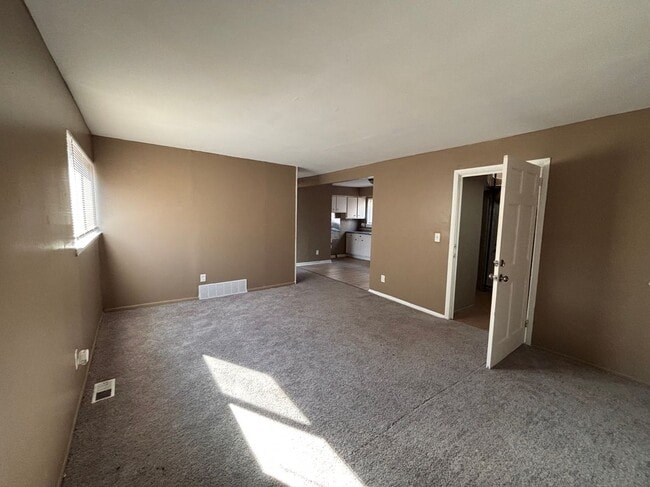 20221 Tireman Ave in Detroit, MI - Building Photo - Building Photo