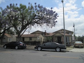 5660-5706 Linden Ave in Long Beach, CA - Building Photo - Building Photo