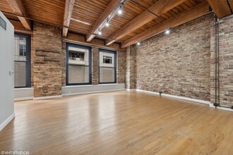 540 N Lake Shore Dr in Chicago, IL - Building Photo - Building Photo