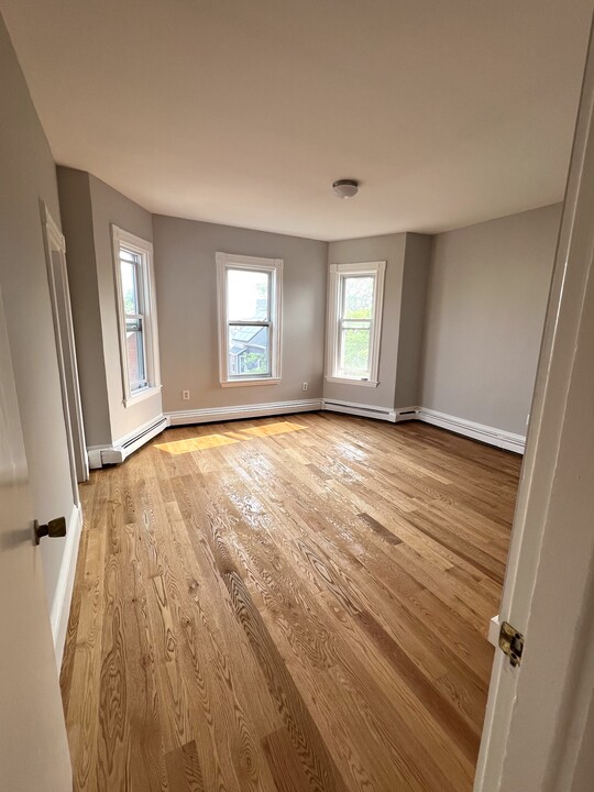 30 Otis St, Unit 3 in Somerville, MA - Building Photo