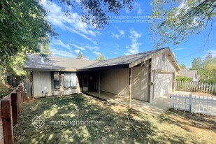 627 Myrtle Ave in Placerville, CA - Building Photo