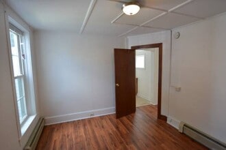 130 Union Street, Unit D in Bennington, VT - Building Photo - Building Photo