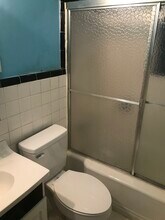 1010 W Washington Ave in Kinston, NC - Foto de edificio - Building Photo