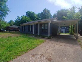 3756 Skylark Dr in Memphis, TN - Building Photo