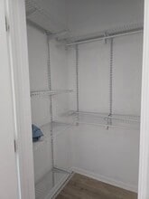 7055 N Clark St in Chicago, IL - Building Photo - Building Photo