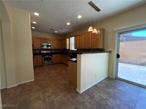 7249 Madarang Ave in Las Vegas, NV - Building Photo - Building Photo
