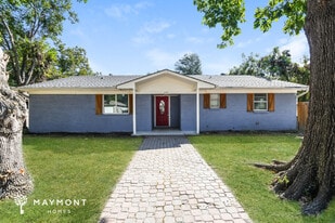 1017 Locust St in Benbrook, TX - Building Photo