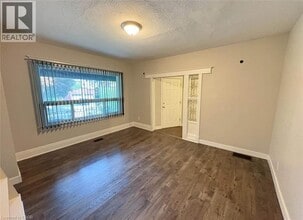 71 Barnesdale Blvd in Hamilton, ON - Building Photo - Building Photo