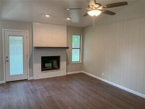 1710 Goodson Ln in Round Rock, TX - Foto de edificio - Building Photo