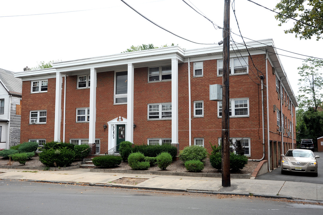 40-42 Linden Ave in Irvington, NJ - Foto de edificio