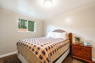 329 E Lambourne Ave in South Salt Lake, UT - Building Photo - Interior Photo