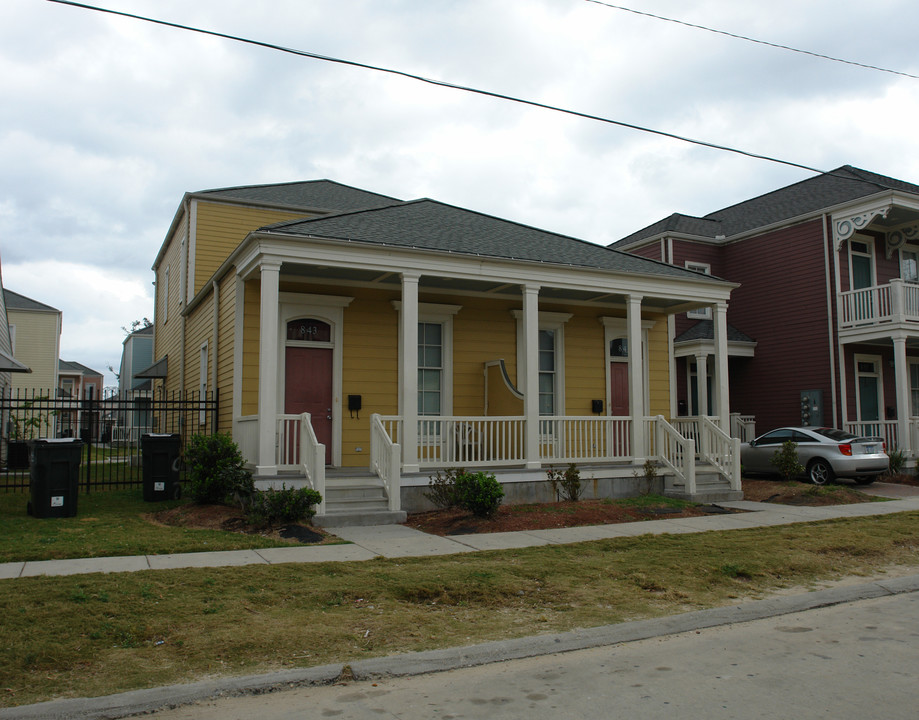 843 Josephine Dr in New Orleans, LA - Building Photo