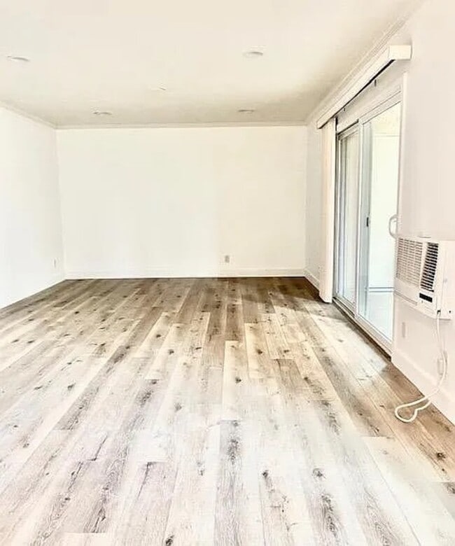 8660 Via Mallorca in San Diego, CA - Building Photo - Building Photo