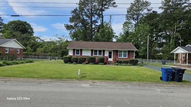 108 Armstrong Dr in Jacksonville, NC - Building Photo - Building Photo