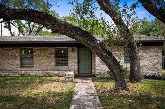 7105 Lilac Ln in Austin, TX - Building Photo - Building Photo