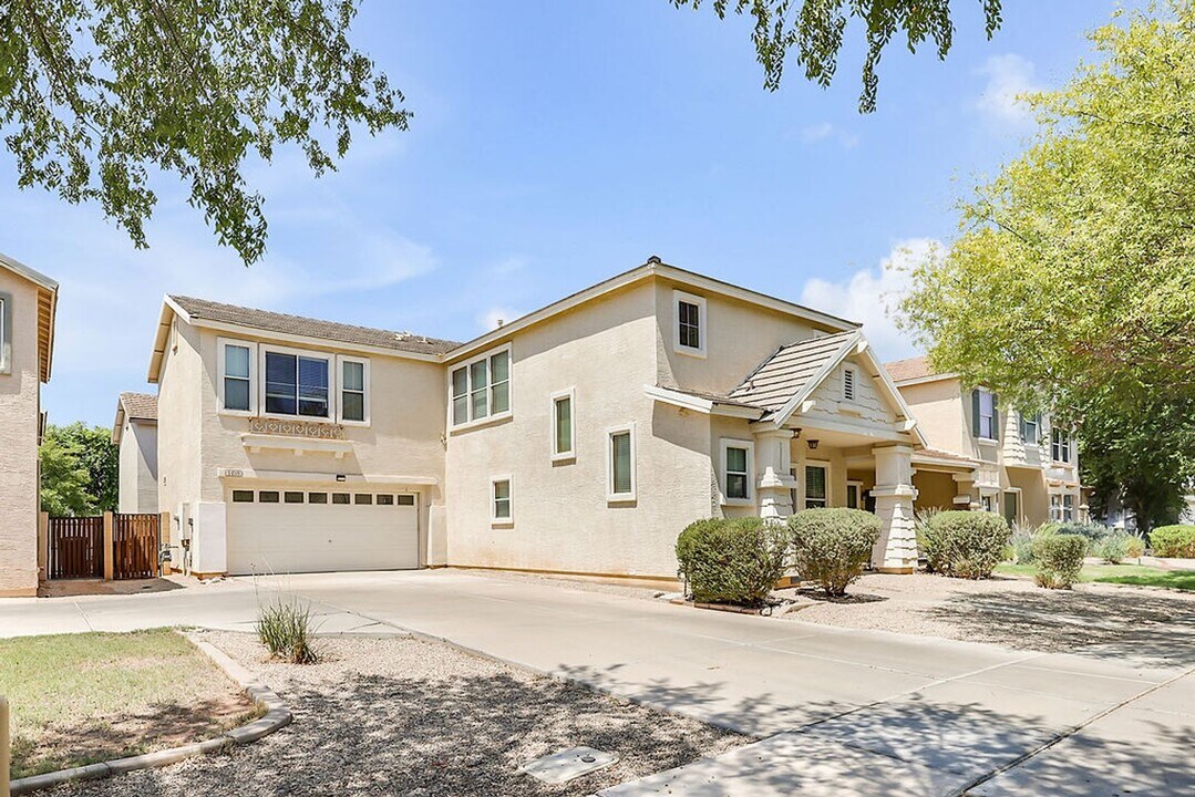 1458 S Longspur Ln in Gilbert, AZ - Building Photo
