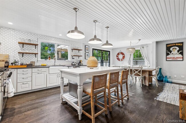 212 Lumber Ln in Bridgehampton, NY - Building Photo - Building Photo