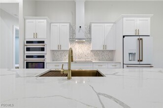 11116 Palmetto Ridge Dr in Naples, FL - Building Photo - Building Photo