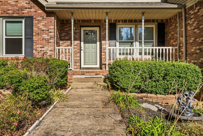 331 Dunbrook Dr in Clarksville, TN - Building Photo - Building Photo