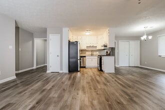 721 Pepperwood Trail in Stone Mountain, GA - Building Photo - Building Photo