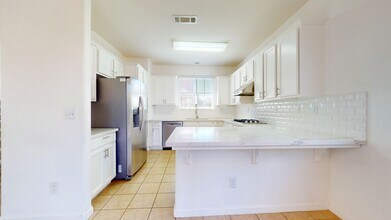5529 N Valdez in Fresno, CA - Building Photo - Building Photo