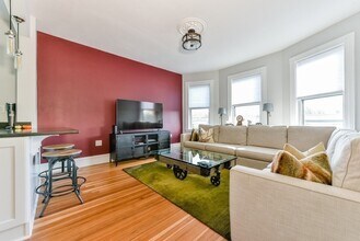 132 Paul Gore St in Boston, MA - Building Photo - Building Photo