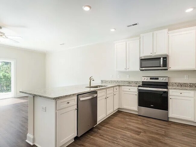 6917 Thalweg Dr in Raleigh, NC - Building Photo - Building Photo