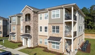The Groves at 421 in Lillington, NC - Foto de edificio - Building Photo