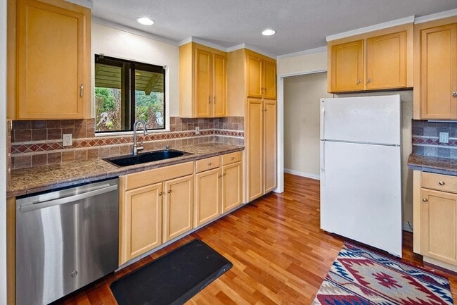 9500 Center St in Carmel, CA - Building Photo - Building Photo