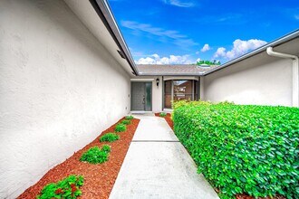 14491 Autumn Ave in Wellington, FL - Foto de edificio - Building Photo