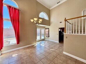 8121 Hercules Dr in Las Vegas, NV - Building Photo - Building Photo