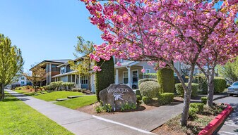 Washington Court Residential in Sumner, WA - Building Photo