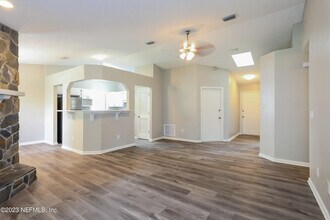 1441 Kingfisher Ln N in Jacksonville, FL - Building Photo - Building Photo