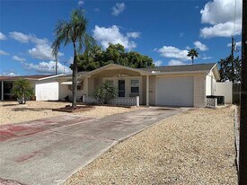 3300 Thorny Ridge Dr in Holiday, FL - Building Photo
