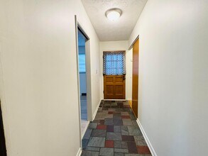 1016 Lambeth Dr in Columbus, OH - Building Photo - Building Photo