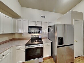 15585 N Gil Balcome in Surprise, AZ - Foto de edificio - Building Photo