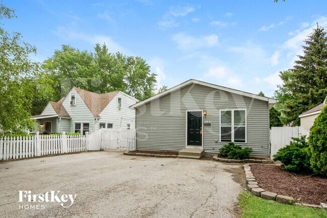 319 Fairlawn Dr in Round Lake Park, IL - Building Photo - Building Photo