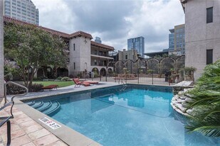 505 W 7th St in Austin, TX - Building Photo