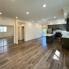 14019 Vanowen St in Los Angeles, CA - Building Photo - Building Photo